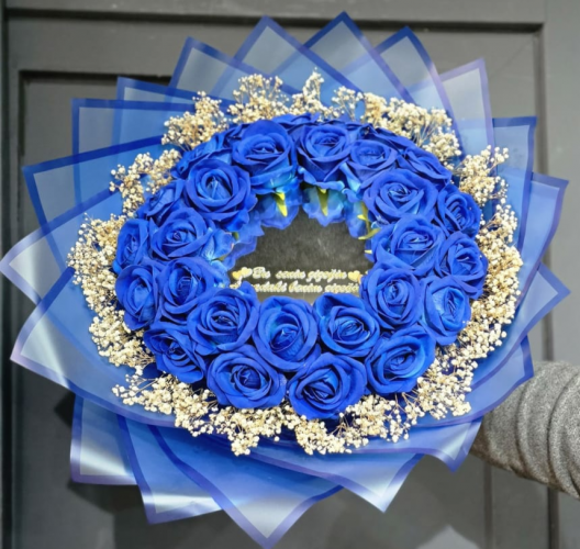 ÇİFT SIRA AYNALI MAVİ GÜL BUKETİ